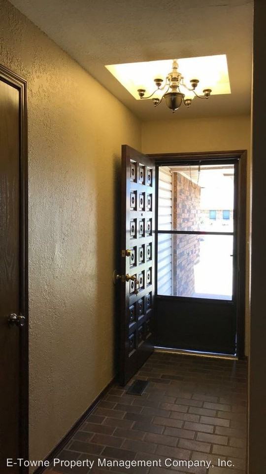 5417 Cedar Ridge Dr - Photo 2 of 10