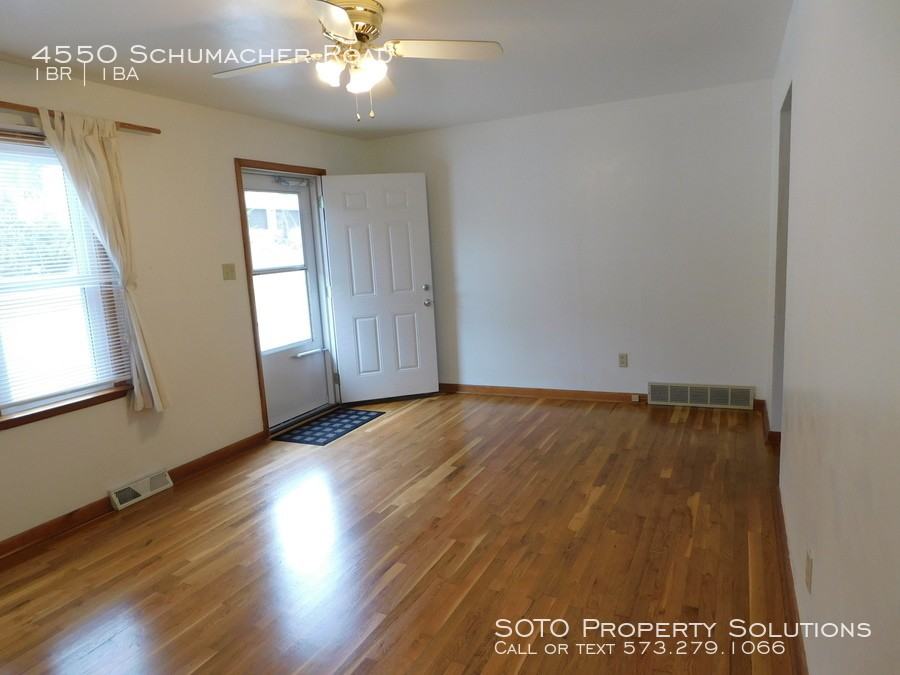 4550 Schumacher Rd - Photo 2 of 7