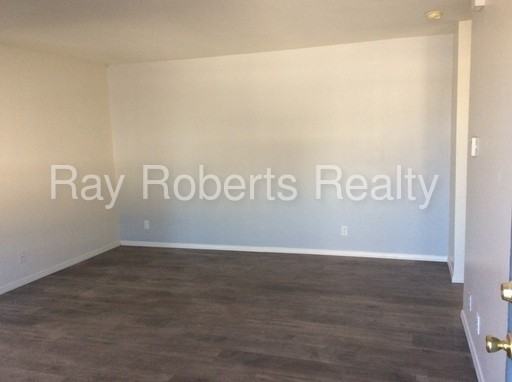 2138 Orange Ave - Photo 2 of 6
