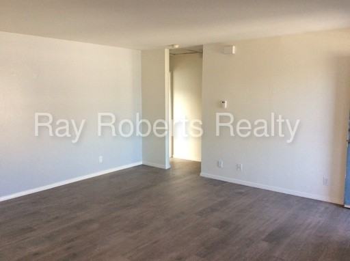 2138 Orange Ave - Photo 3 of 6