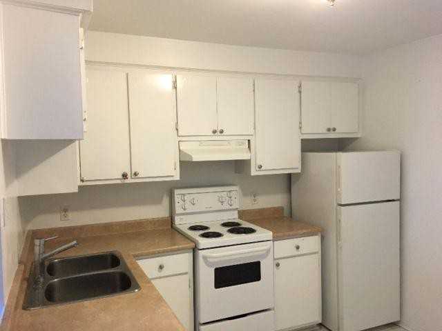 3495 Rue Ivan Franko - Photo 2 of 9