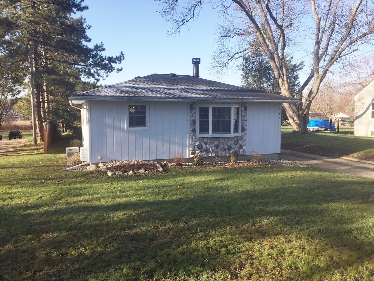 6303 Silver Lake Rd - Photo 2 of 20