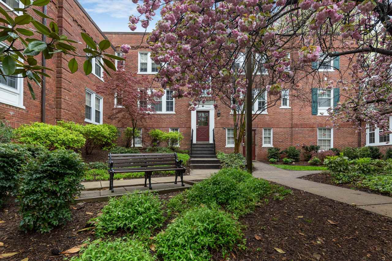 1758 N Rhodes St - Photo 2 of 23