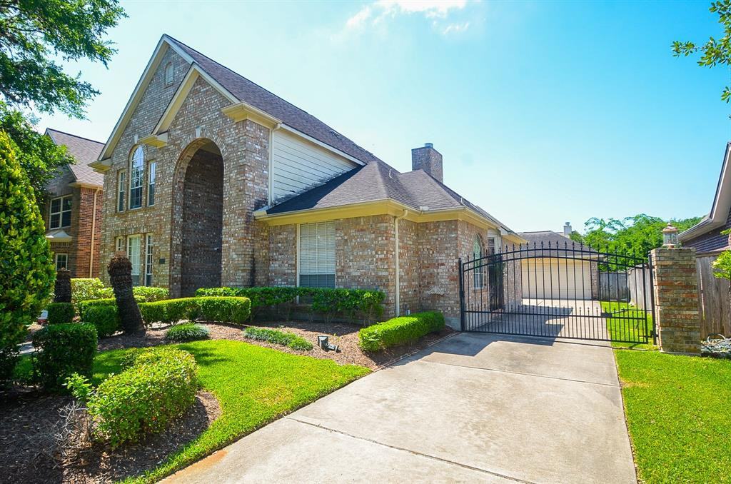 7302 Emerald Glen Dr - Photo 3 of 32