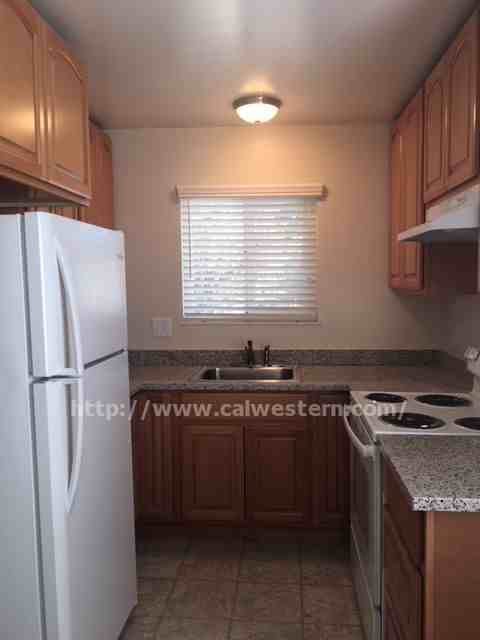 2328 Pauline Dr #b - Photo 2 of 12