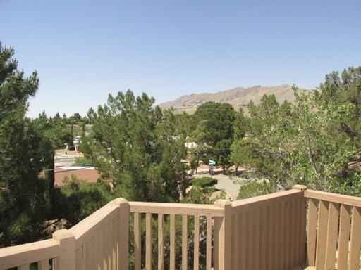 512 E University Ave - Photo 2 of 25