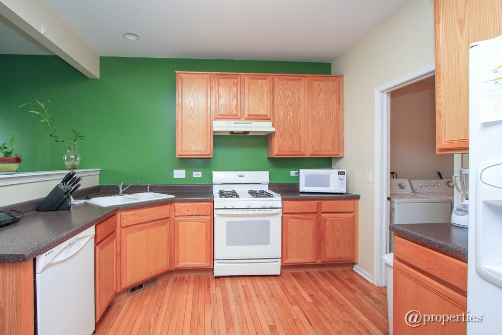 2159 Mohican Dr - Photo 3 of 10