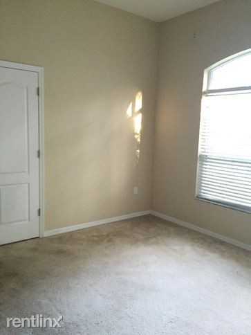 4702 Lina Ct - Photo 3 of 12