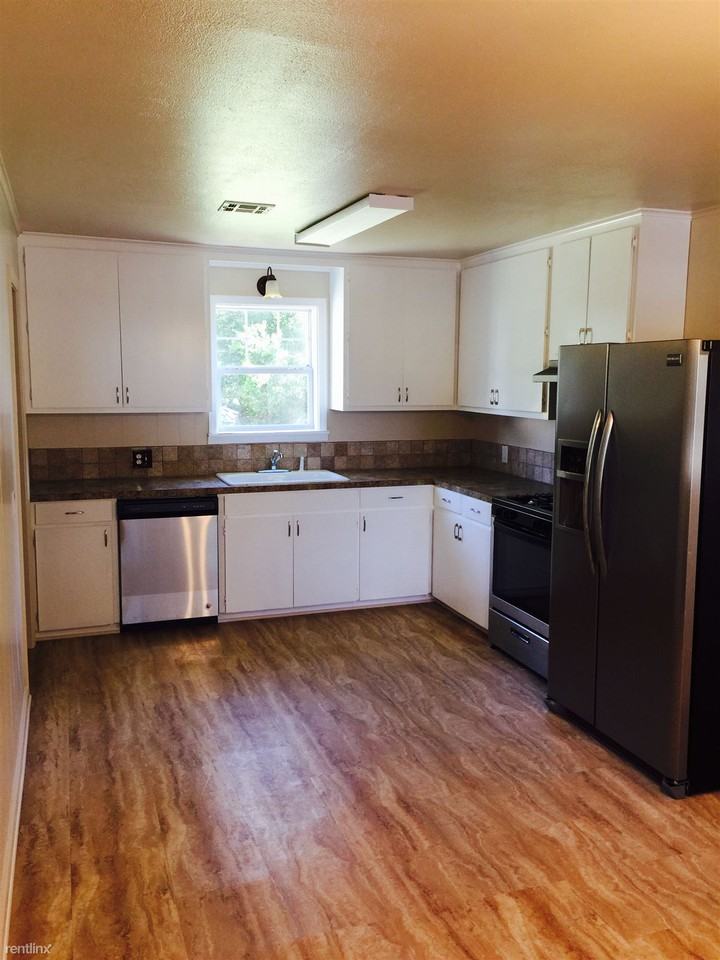 5772 W 1st St - Photo 2 of 7