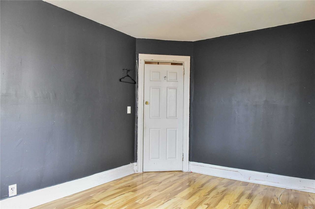 134-21 Hawtree St - Photo 2 of 14