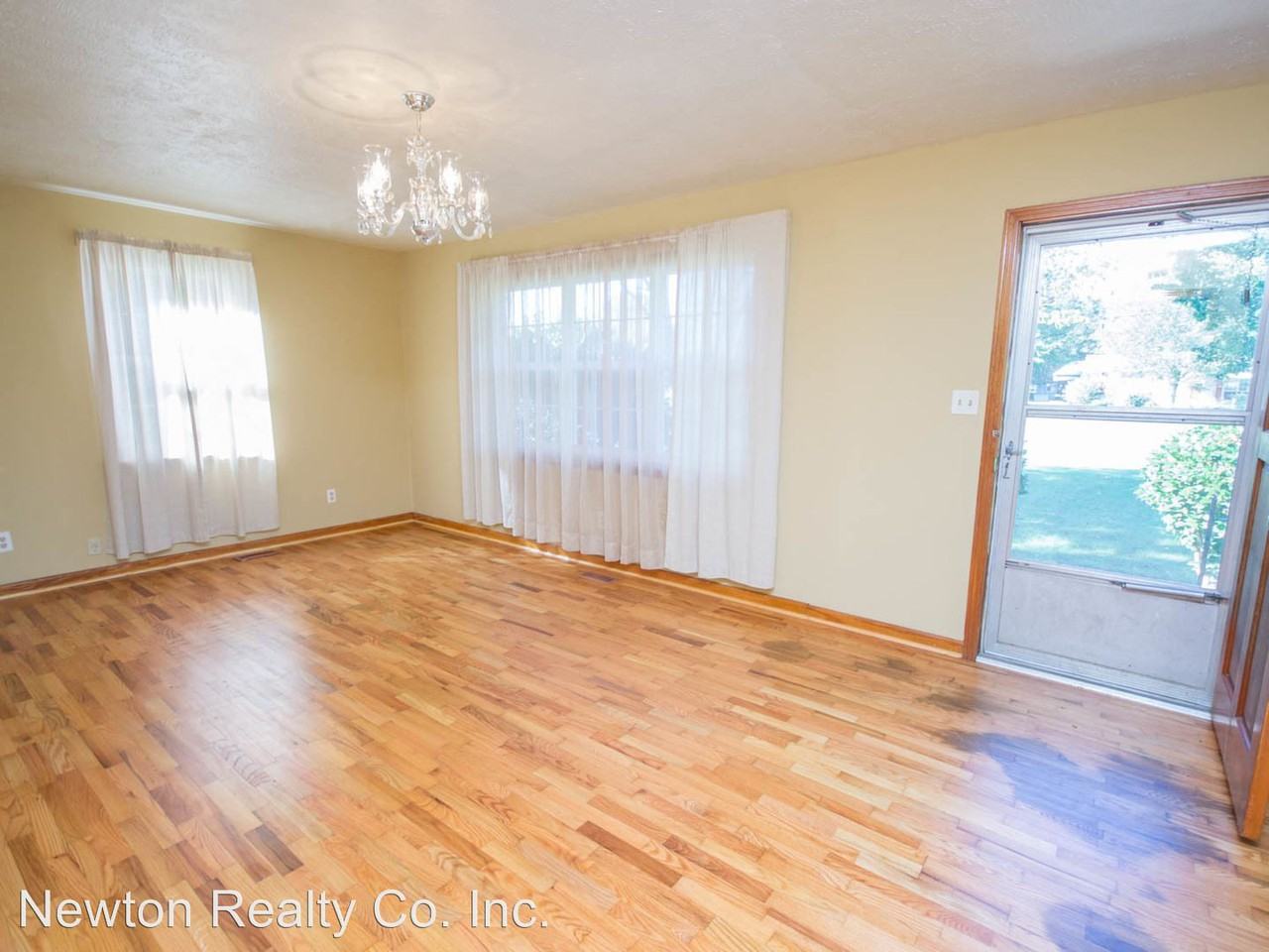 25026 7th St - Photo 3 of 24