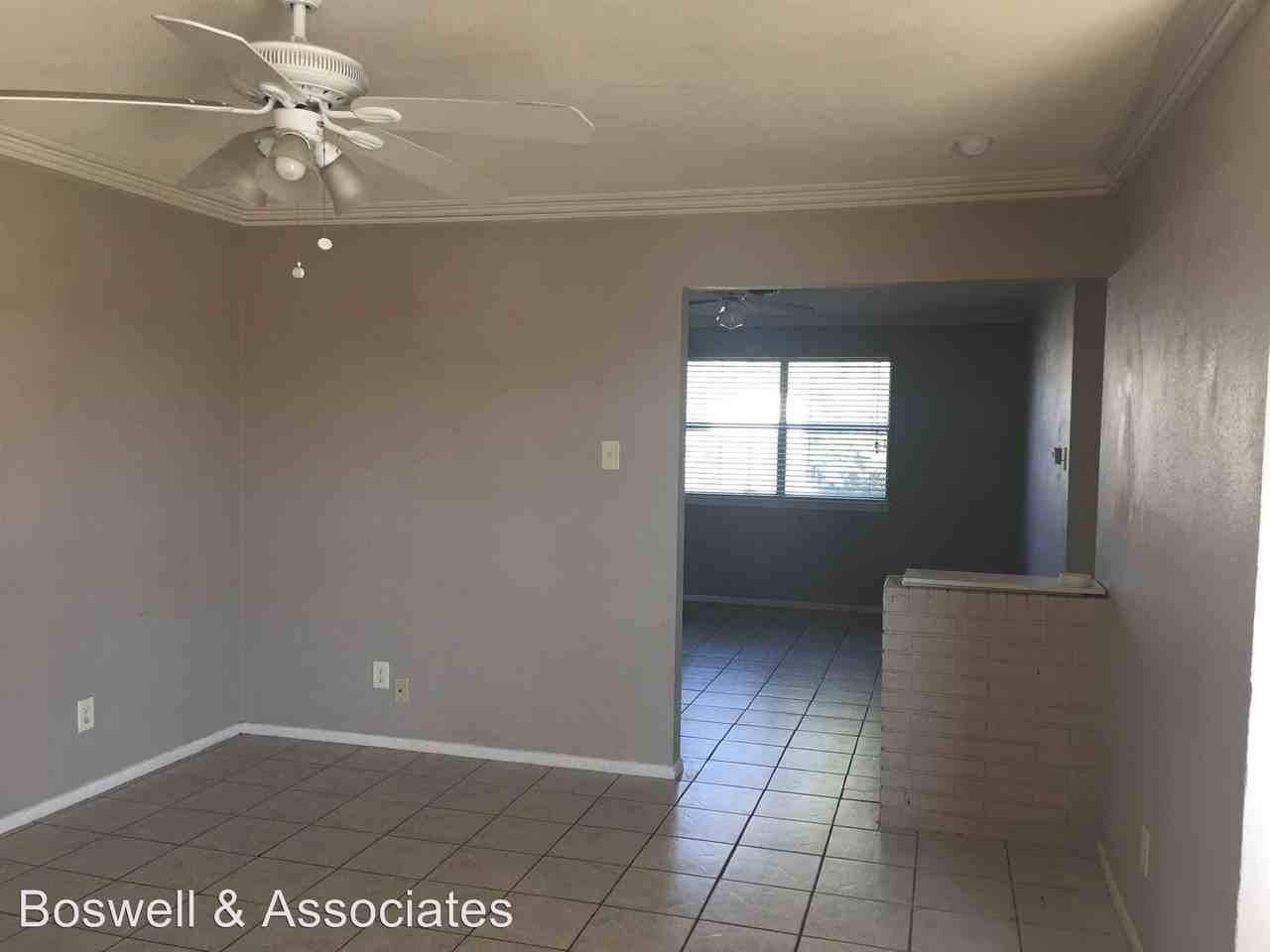 4729 Wilshire Dr - Photo 3 of 8