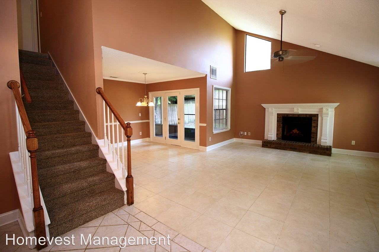 3343 Chatsworth Ln - Photo 3 of 8