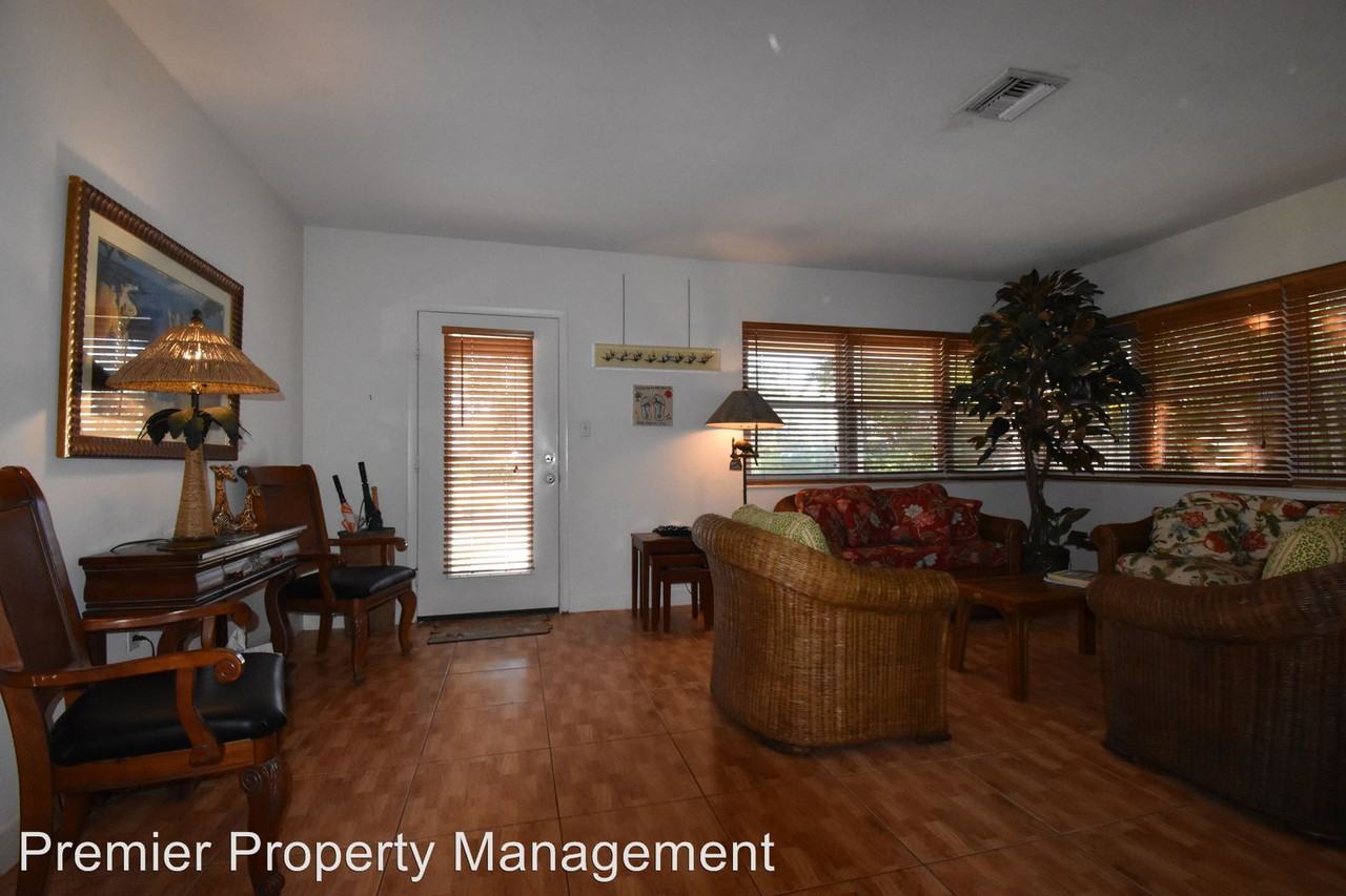 241 14th Ave S - Photo 3 of 26