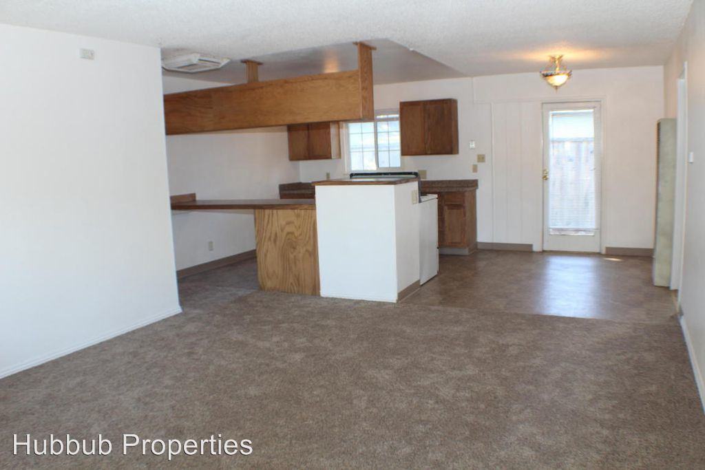 2976 East Way - Photo 3 of 18