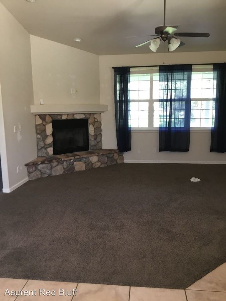 4821 Lobinger Ave - Photo 3 of 12