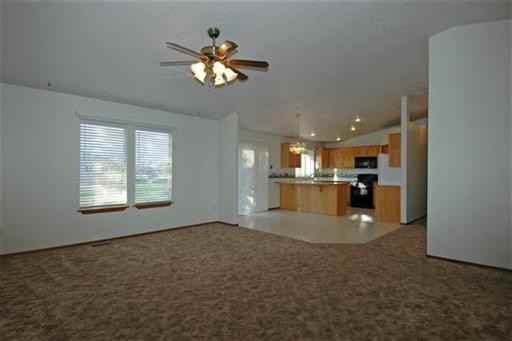 1929 SE Hamilton Rd - Photo 2 of 13