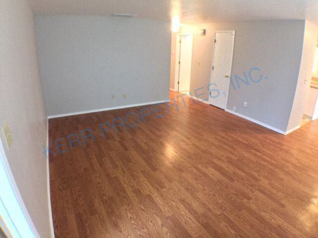 1139 SW Fox Ct - Photo 2 of 16
