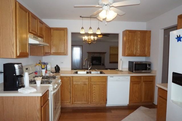 168 Arbor Ave - Photo 2 of 17