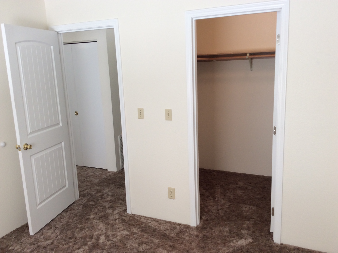 1648 Kellenbeck Ave - Photo 3 of 4