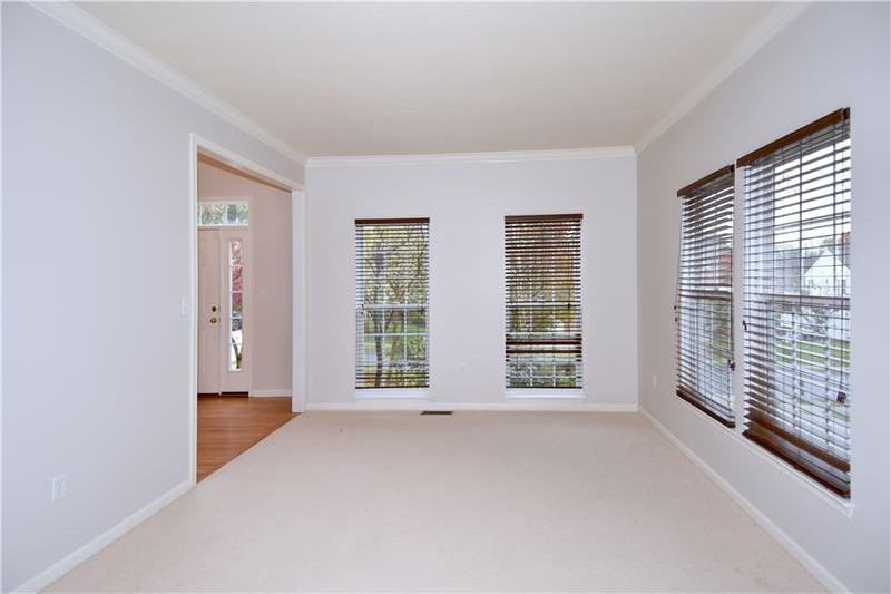 133 Tanglewood Dr - Photo 3 of 18