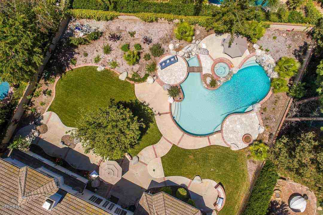 6042 Grey Rock Rd - Photo 3 of 41