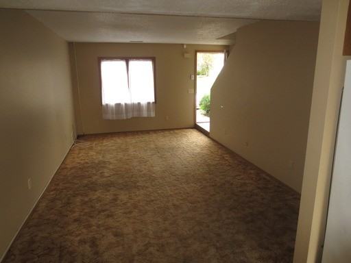 823 Elmer Ave - Photo 3 of 11