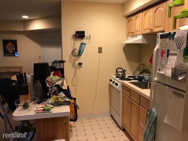 1100 Beacon St - Photo 2 of 4