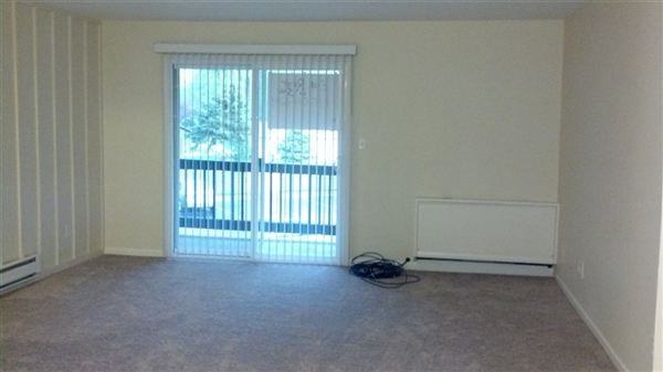 579 Darlington Ln #8 - Photo 3 of 5