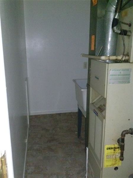 1904 Russell Ave - Photo 2 of 6