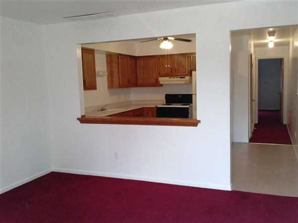 1904 Russell Ave - Photo 3 of 6