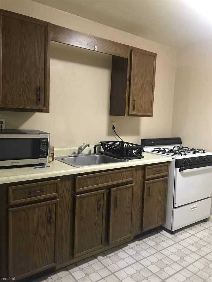 1031 Pittsburgh St #103 - Photo 3 of 12