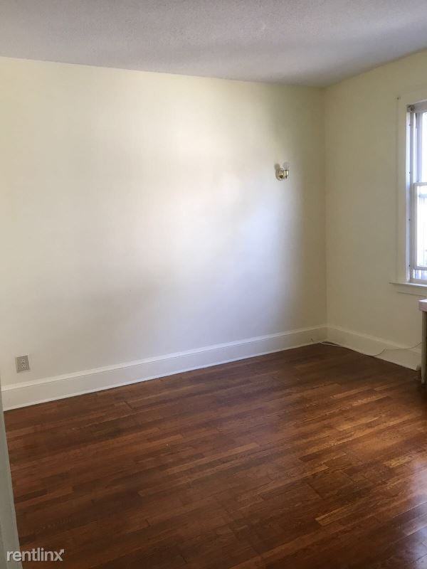 179 Fairfield Ave - Photo 2 of 8