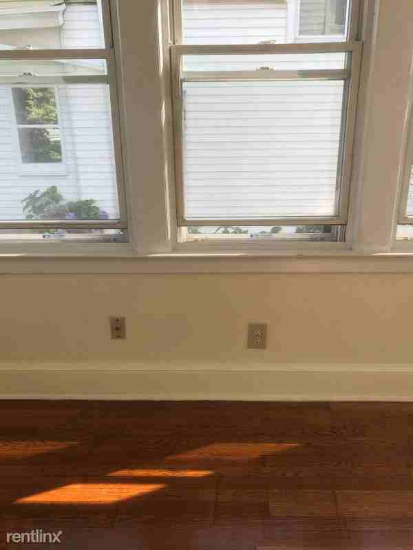 179 Fairfield Ave - Photo 3 of 8