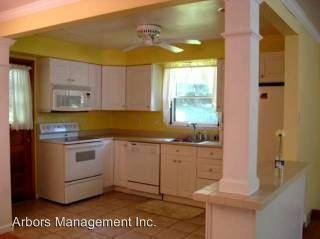 205 Bank St - Photo 2 of 9