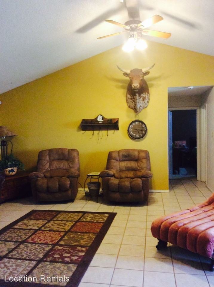 2511 Tombrock St - Photo 2 of 10