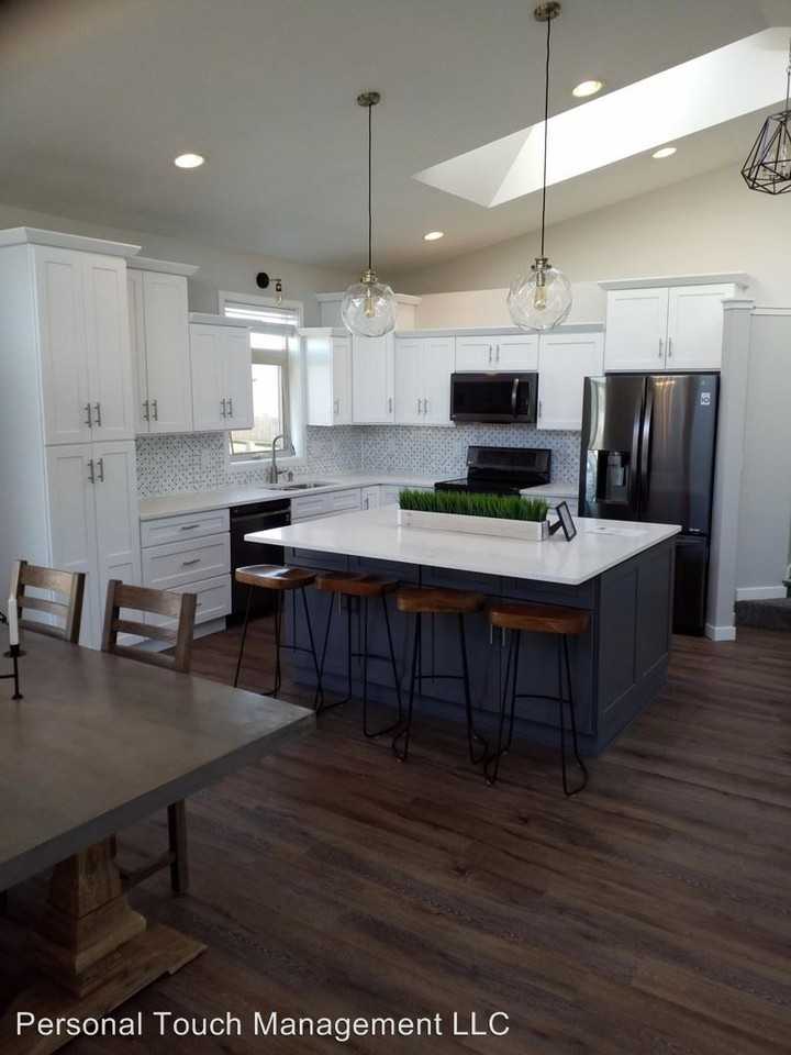 4261 43rd Ave S - Photo 3 of 25