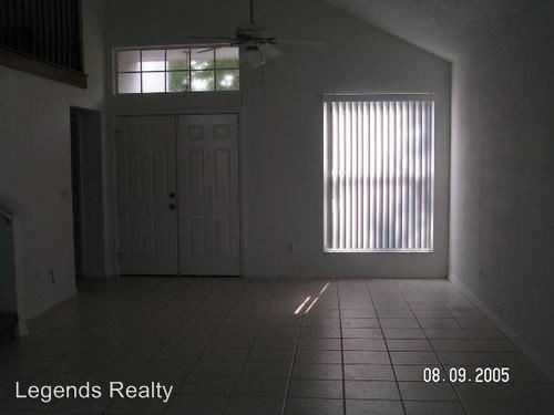 1612 Slash Pine Pl - Photo 2 of 9