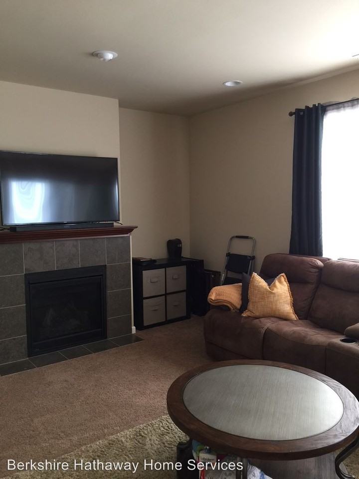 4010 203rd St Ct E - Photo 3 of 12