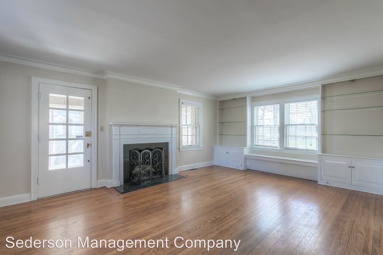 605 W 50th St - Photo 3 of 12