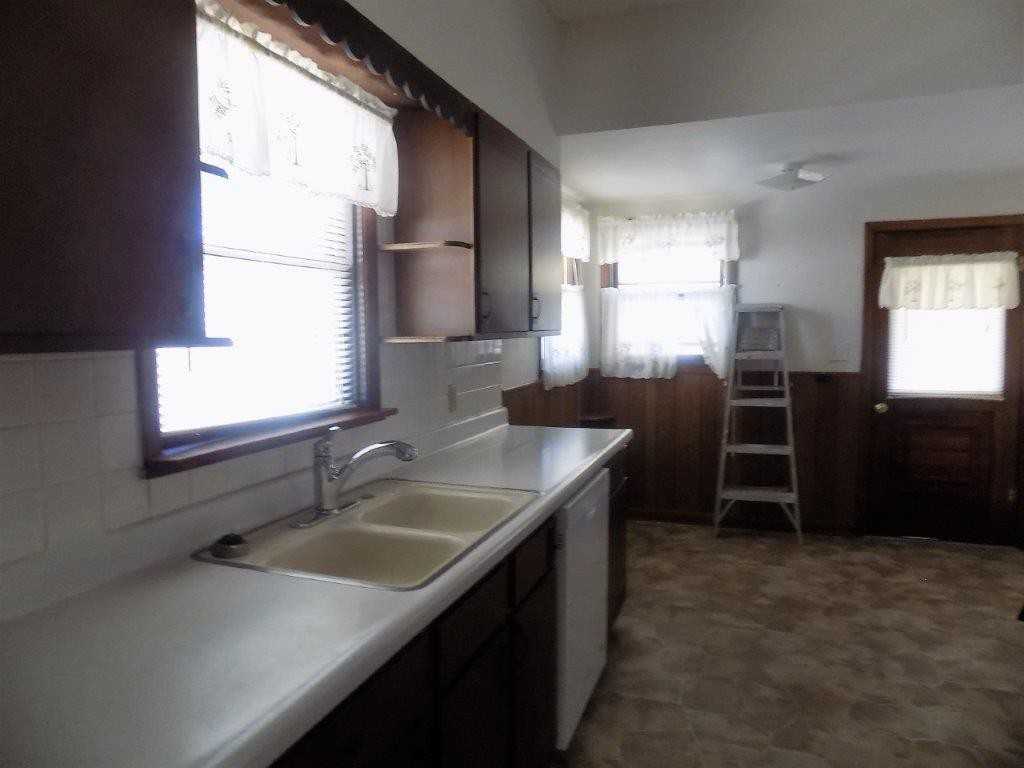 708 W 7th St - Photo 3 of 14