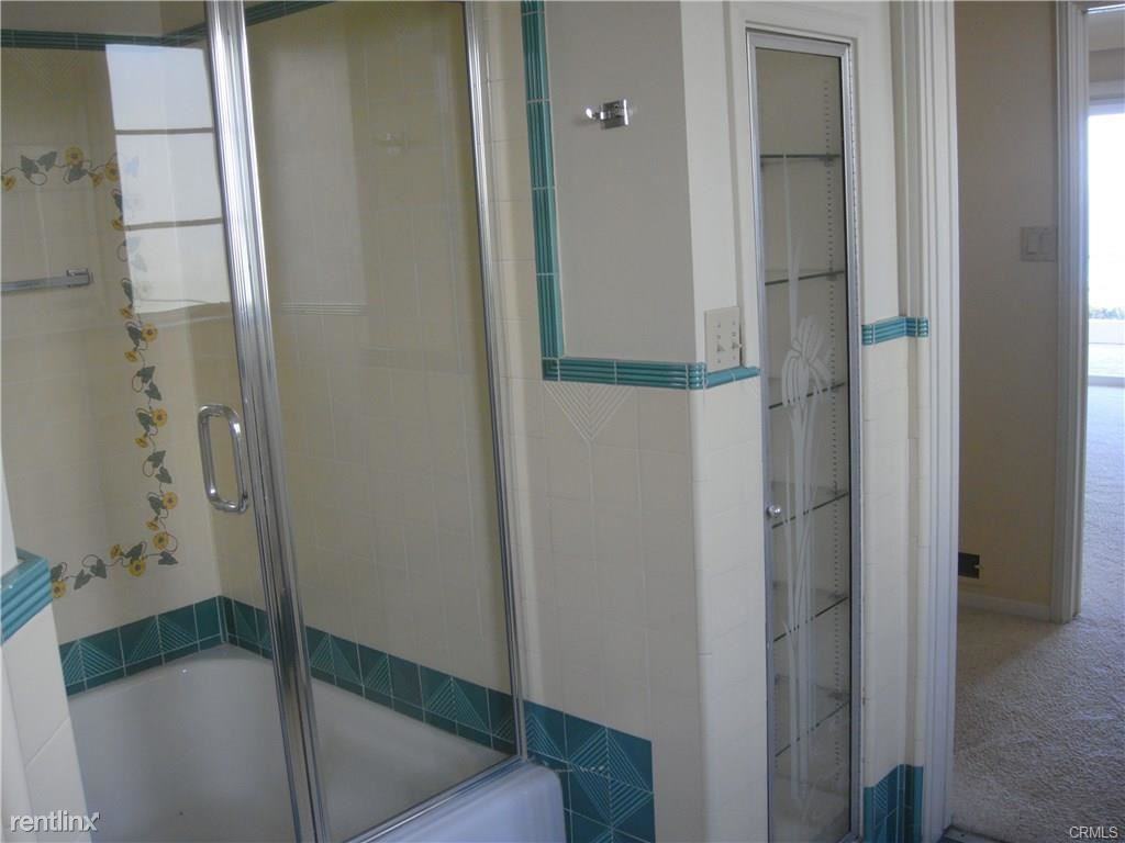 1131 Canyon View Dr - Photo 3 of 7