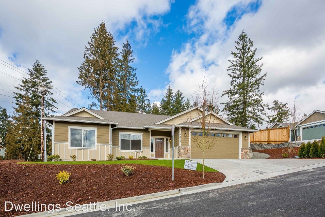 7515 Broadway - Photo 2 of 18