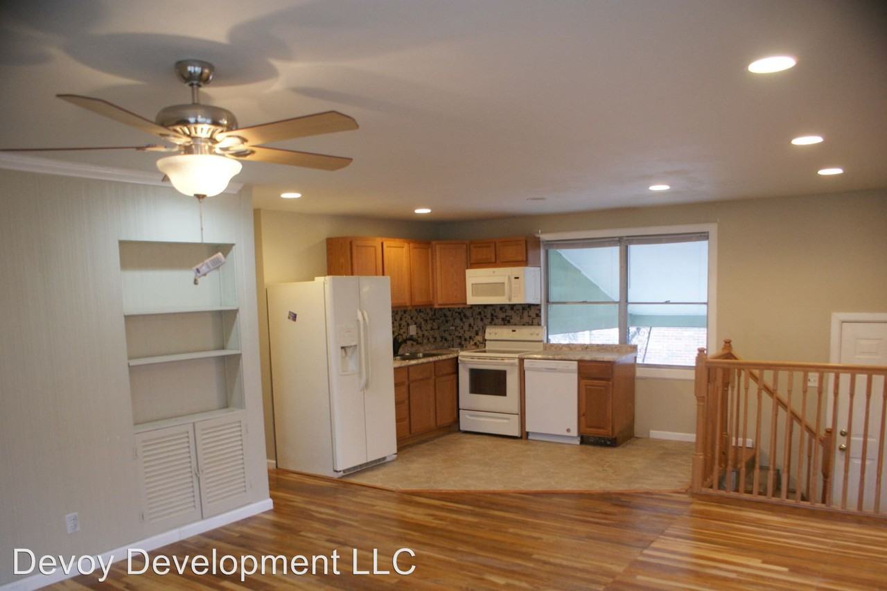 9707 Portage Dr - Photo 3 of 19