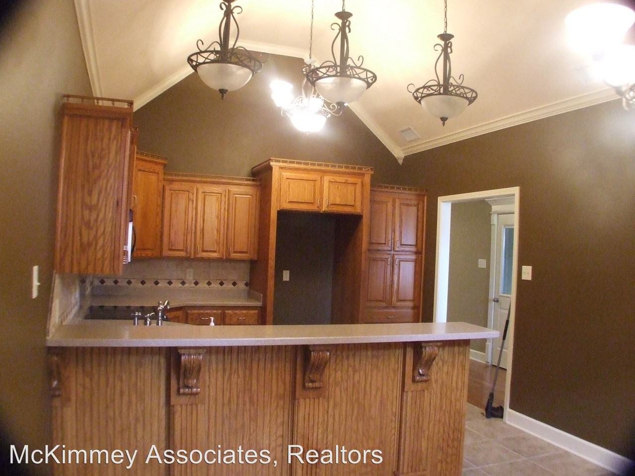 599 N Holly St - Photo 2 of 4