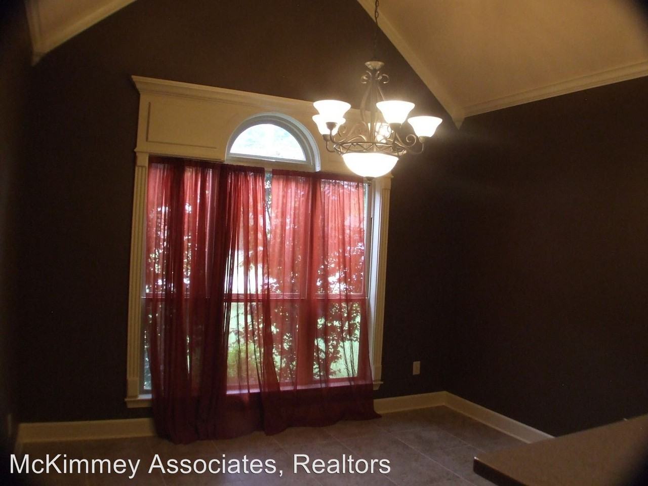 599 N Holly St - Photo 3 of 4