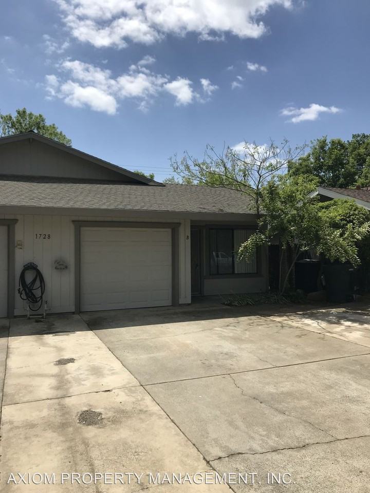 1728 Kent St - Photo 2 of 13