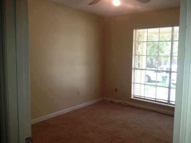 134 Northwest Cir - Photo 3 of 11