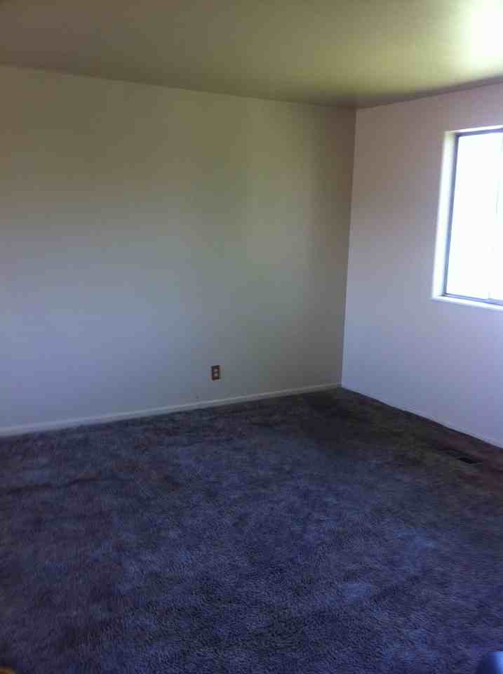 1940 Sir James Dr - Photo 3 of 8