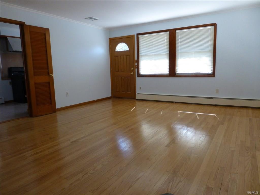 20 Red Oak Ln - Photo 3 of 11